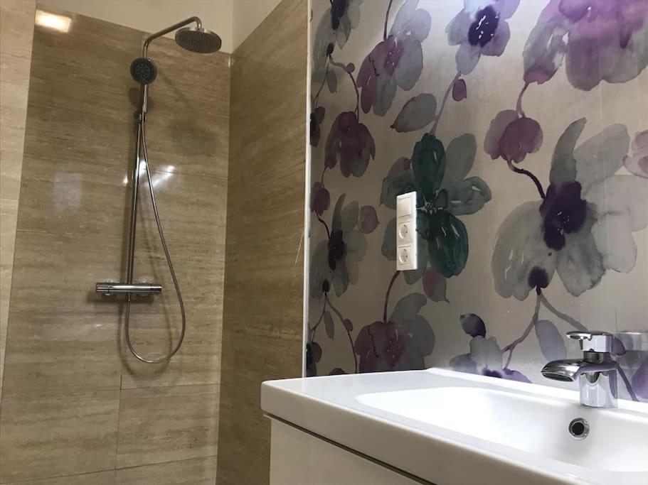 Stylish Apartment Near The River 부다페스트 외부 사진